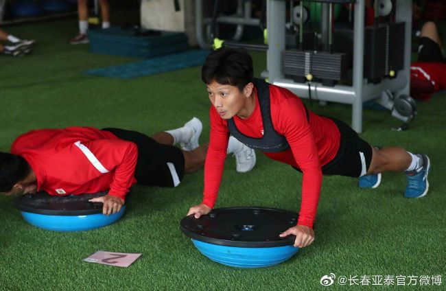 格伦·克洛斯、莎拉·保罗森、泰亚娜·泰勒、金·卡戴珊、妮... 法鲨归来！